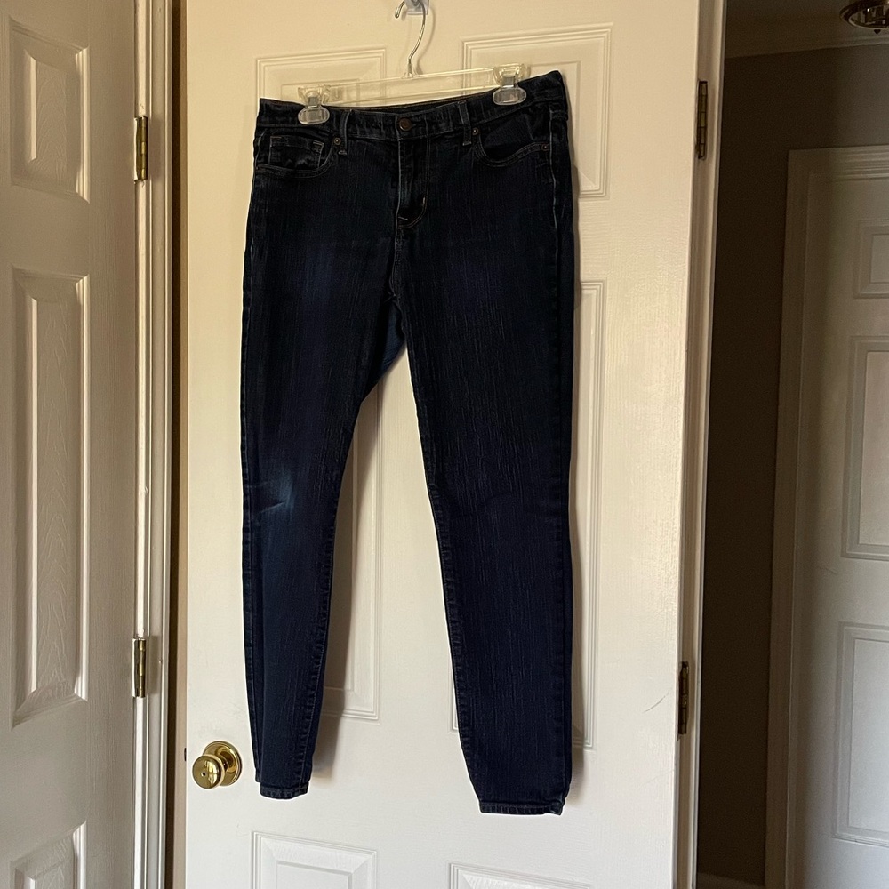 Old Navy Mid Rise Curvy Cut Skinny Jeans